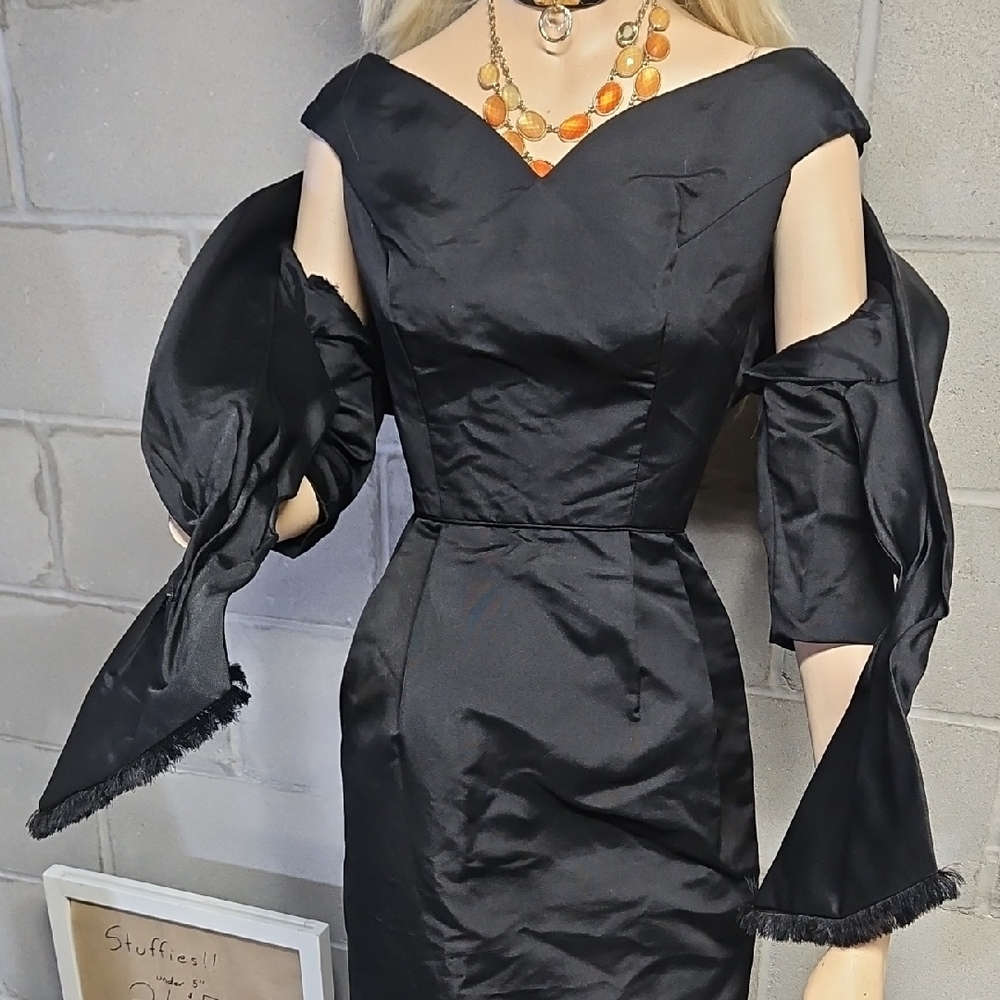 Chic Black Off-Shoulder Dress - Picture 4 of 9